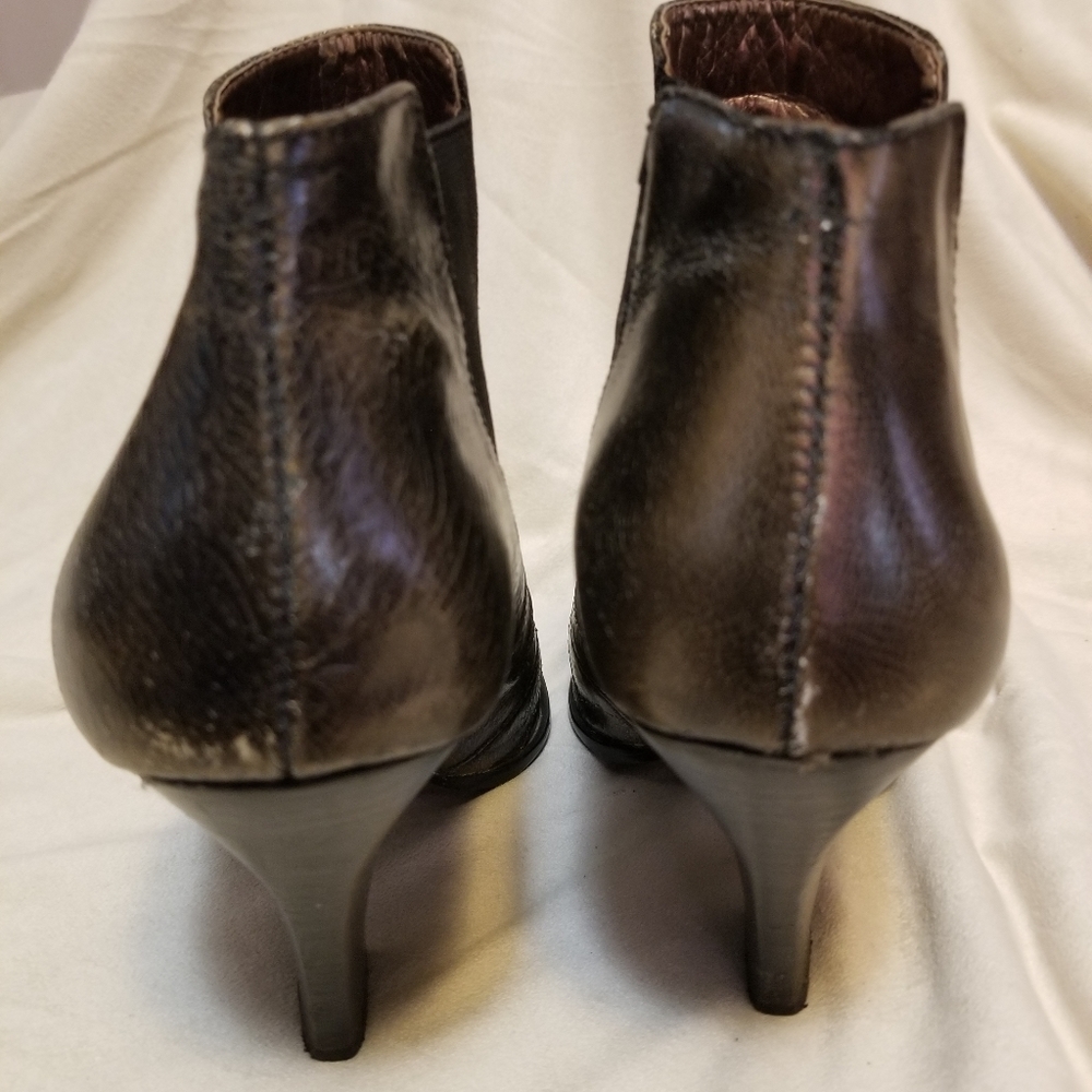 Boots - Picture 3 of 5